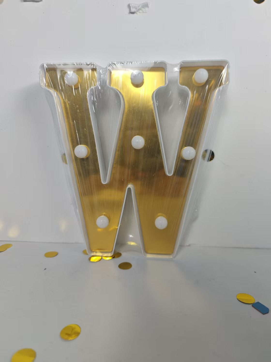 LAMPARA NUMERO LETRA DORADO 0-9 A-Z 21CM