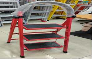 ESCALERA ROJO 3 PELDANO  320-3