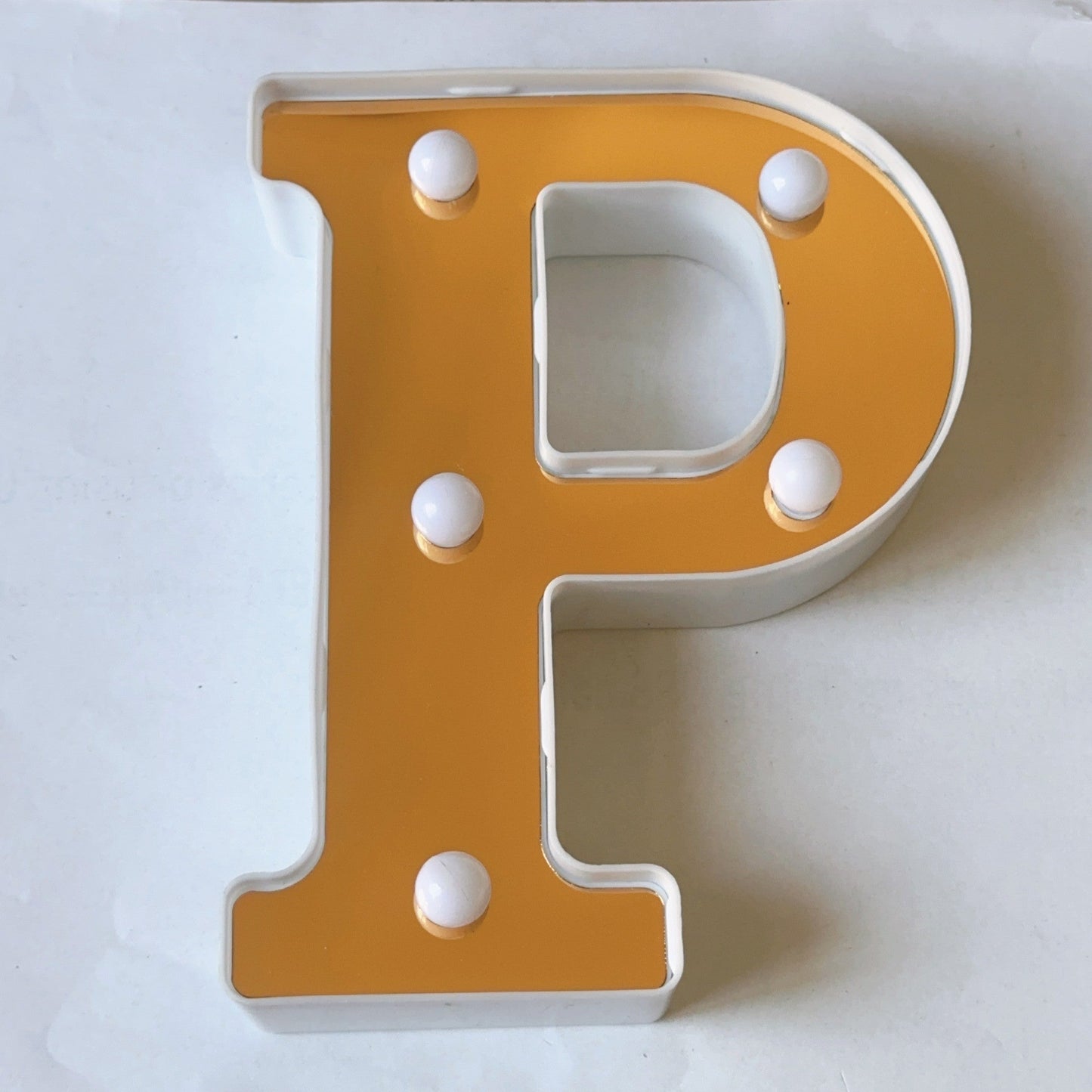 LAMPARA LETRA P 16CM