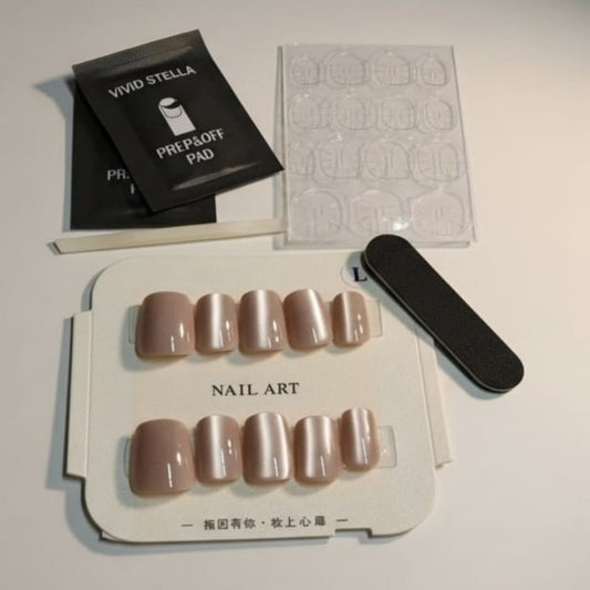 UNAS POSTIZAS  OJO GATO 10PCS L B